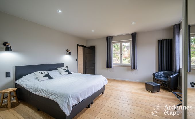 Hochwertig Ferienhaus f�r 32 Personen in Rochefort mit private Badezimmer und Naturpool