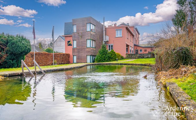 Hochwertig Ferienhaus f�r 32 Personen in Rochefort mit private Badezimmer und Naturpool