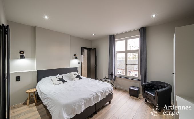 Hochwertig Ferienhaus f�r 32 Personen in Rochefort mit private Badezimmer und Naturpool