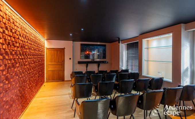 Hochwertig Ferienhaus f�r 32 Personen in Rochefort mit private Badezimmer und Naturpool