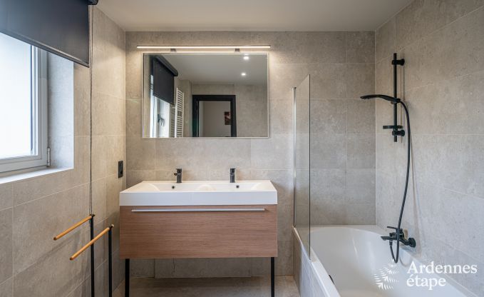 Hochwertig Ferienhaus f�r 32 Personen in Rochefort mit private Badezimmer und Naturpool