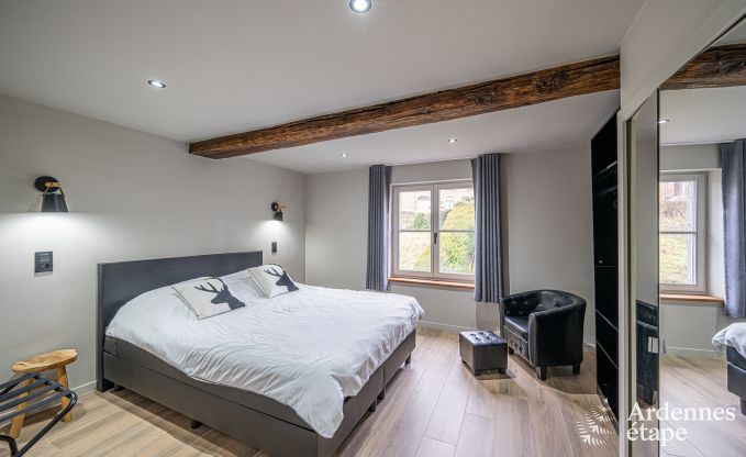 Hochwertig Ferienhaus f�r 32 Personen in Rochefort mit private Badezimmer und Naturpool