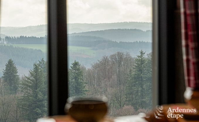 Gerumiges und komfortables Ferienhaus fr 16 Personen in Rochehaut, Ardennen.