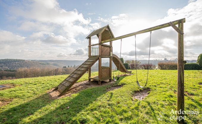 Gerumiges und komfortables Ferienhaus fr 16 Personen in Rochehaut, Ardennen.