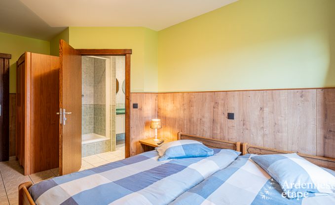 Gerumiges und komfortables Ferienhaus fr 16 Personen in Rochehaut, Ardennen.