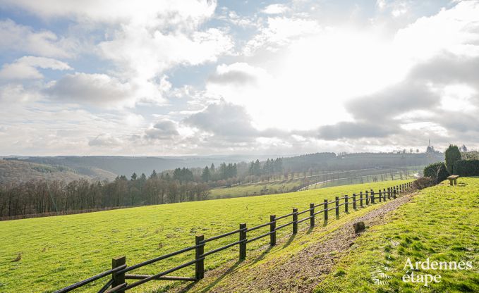 Gerumiges und komfortables Ferienhaus fr 16 Personen in Rochehaut, Ardennen.