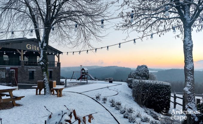 Gerumiges und komfortables Ferienhaus fr 16 Personen in Rochehaut, Ardennen.