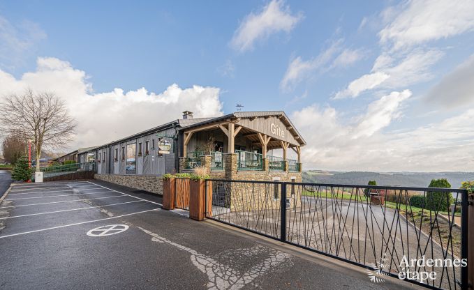 Gerumiges und komfortables Ferienhaus fr 16 Personen in Rochehaut, Ardennen.