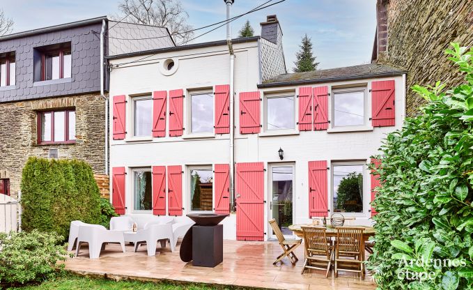 Gem�tliches Ferienhaus in Rochehaut f�r 6-7 Personen mit Jacuzzi, privatem Garten und in der N�he von Wanderwegen