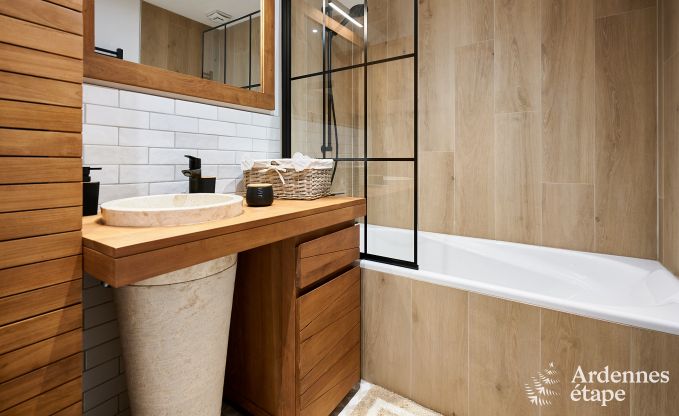 Gem�tliches Ferienhaus in Rochehaut f�r 6-7 Personen mit Jacuzzi, privatem Garten und in der N�he von Wanderwegen