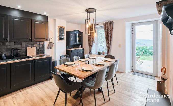 Gem�tliches Ferienhaus in Rochehaut f�r 6-7 Personen mit Jacuzzi, privatem Garten und in der N�he von Wanderwegen