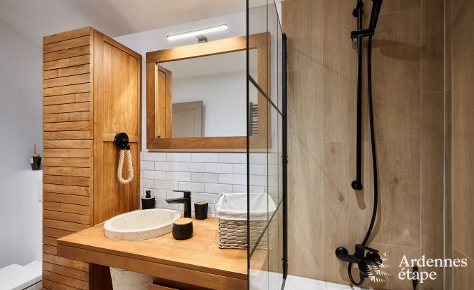 Gem�tliches Ferienhaus in Rochehaut f�r 6-7 Personen mit Jacuzzi, privatem Garten und in der N�he von Wanderwegen