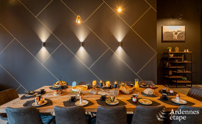 Moderne Villa in Rochehaut: Ger�umige Unterkunft f�r 12 Personen mit privatem Garten und Whirlpool