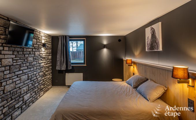 Moderne Villa in Rochehaut: Ger�umige Unterkunft f�r 12 Personen mit privatem Garten und Whirlpool