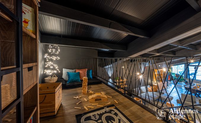 Moderne Villa in Rochehaut: Ger�umige Unterkunft f�r 12 Personen mit privatem Garten und Whirlpool