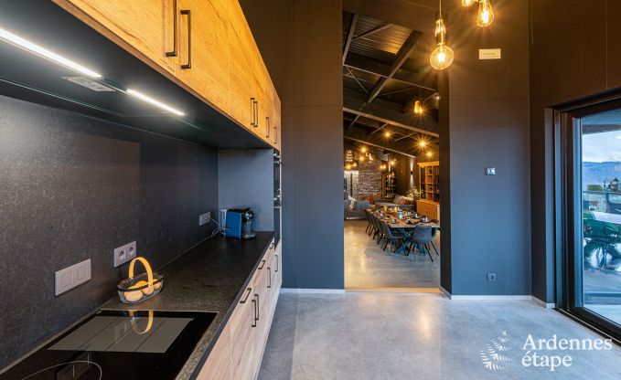 Moderne Villa in Rochehaut: Ger�umige Unterkunft f�r 12 Personen mit privatem Garten und Whirlpool