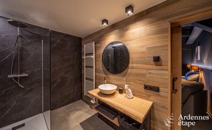 Moderne Villa in Rochehaut: Ger�umige Unterkunft f�r 12 Personen mit privatem Garten und Whirlpool