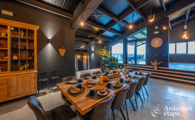 Moderne Villa in Rochehaut: Ger�umige Unterkunft f�r 12 Personen mit privatem Garten und Whirlpool