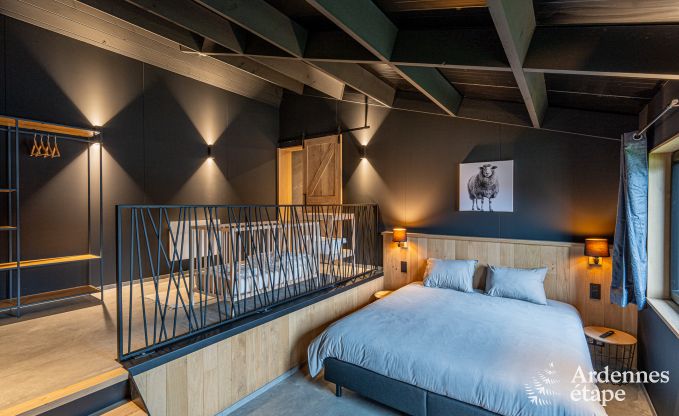 Moderne Villa in Rochehaut: Ger�umige Unterkunft f�r 12 Personen mit privatem Garten und Whirlpool