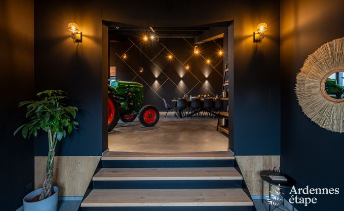 Moderne Villa in Rochehaut: Ger�umige Unterkunft f�r 12 Personen mit privatem Garten und Whirlpool