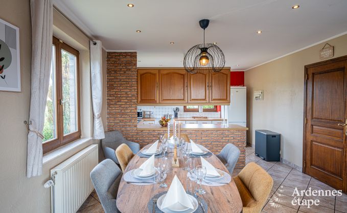 Gemtliches Ferienhaus in Rochehaut: ideal fr 9 Personen. Mit Spielzimmer und Fahrradabstellraum