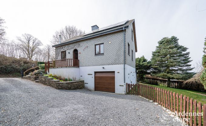 Gemtliches Ferienhaus in Rochehaut: ideal fr 9 Personen. Mit Spielzimmer und Fahrradabstellraum