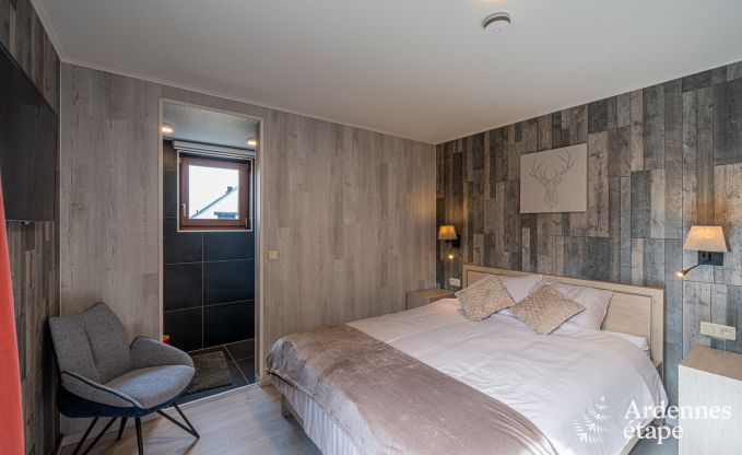 Gemtliches Ferienhaus in Rochehaut: ideal fr 9 Personen. Mit Spielzimmer und Fahrradabstellraum