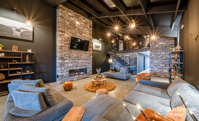 Moderne Villa in Rochehaut: Gerumige Unterkunft fr 12 Personen mit privatem Garten und Whirlpool