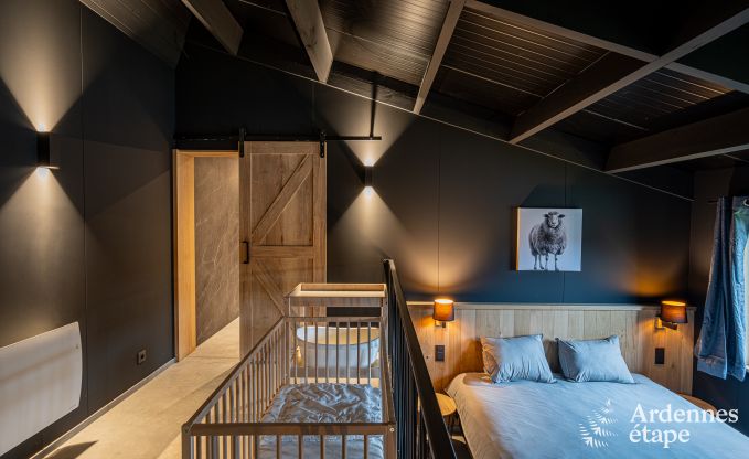 Luxus in Rochehaut: Ger�umige Unterkunft f�r 14 Personen mit Innen pool und Herrliche Aussicht