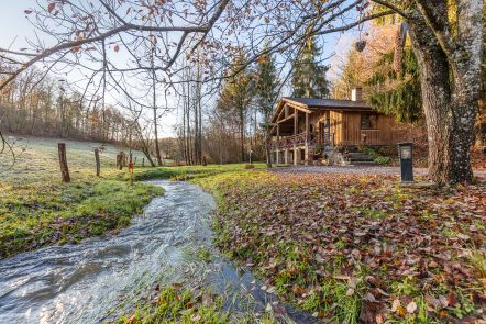 Chalet f�r zwei direkt am Wasser, in den Ardennen (Saint-Hubert)