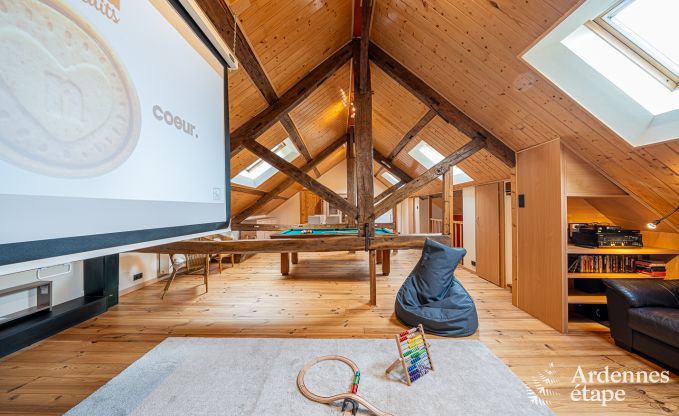 Hundefreundliches Ferienhaus mit Jacuzzi und Holzkohlegrill fr 9 Personen in Saint-Hubert, Ardennen.