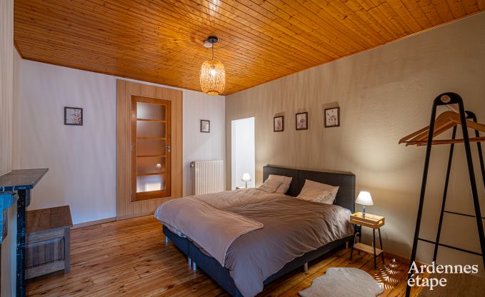 Hundefreundliches Ferienhaus mit Jacuzzi und Holzkohlegrill fr 9 Personen in Saint-Hubert, Ardennen.