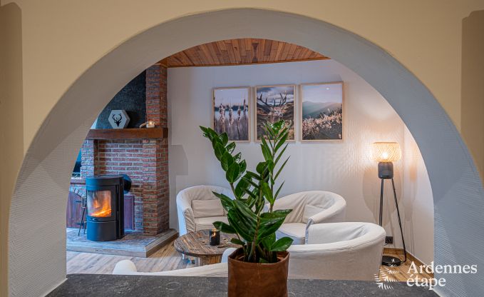 Hundefreundliches Ferienhaus mit Jacuzzi und Holzkohlegrill fr 9 Personen in Saint-Hubert, Ardennen.