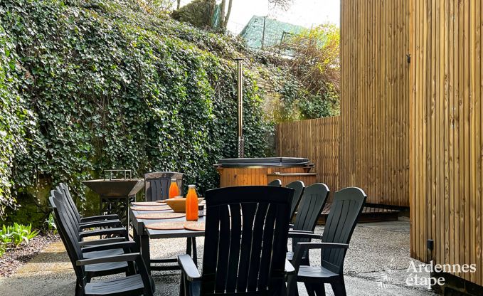 Hundefreundliches Ferienhaus mit Jacuzzi und Holzkohlegrill fr 9 Personen in Saint-Hubert, Ardennen.
