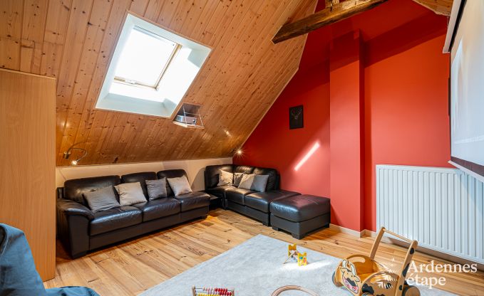 Hundefreundliches Ferienhaus mit Jacuzzi und Holzkohlegrill fr 9 Personen in Saint-Hubert, Ardennen.