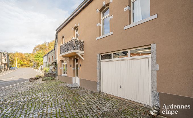 Hundefreundliches Ferienhaus mit Jacuzzi und Holzkohlegrill fr 9 Personen in Saint-Hubert, Ardennen.