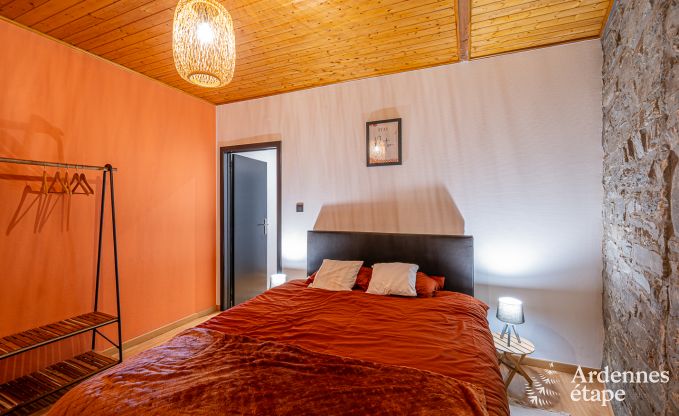 Hundefreundliches Ferienhaus mit Jacuzzi und Holzkohlegrill f�r 9 Personen in Saint-Hubert, Ardennen.