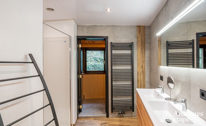 Hundefreundliches Ferienhaus mit Jacuzzi und Holzkohlegrill f�r 9 Personen in Saint-Hubert, Ardennen.