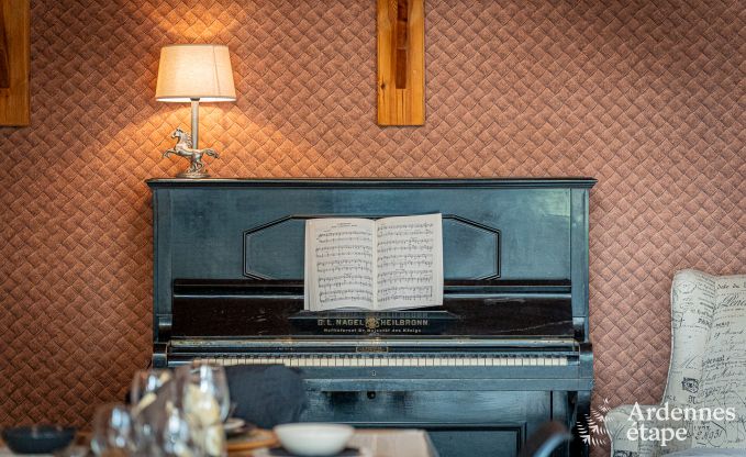 Hundefreundliches Ferienhaus mit Jacuzzi und Holzkohlegrill f�r 9 Personen in Saint-Hubert, Ardennen.