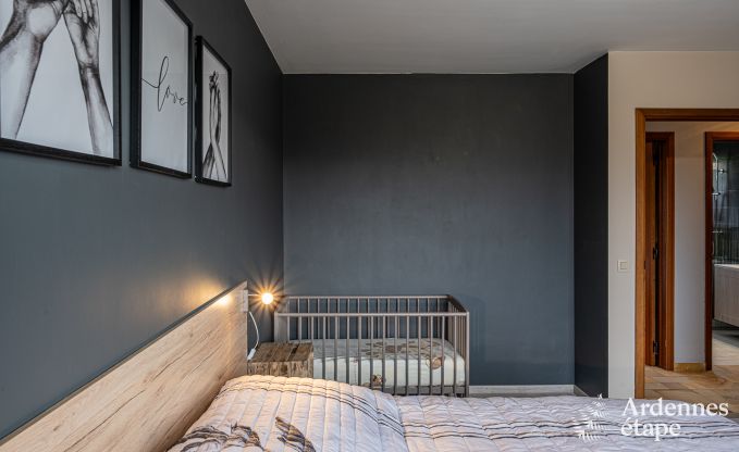 Ger�umiges und komfortables Ferienhaus in Saint-Hubert in den Ardennen f�r 12 Personen mit eigenem Garten und in der N�he von touristischen Aktivit�ten.