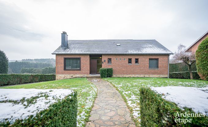 Ger�umiges und komfortables Ferienhaus in Saint-Hubert in den Ardennen f�r 12 Personen mit eigenem Garten und in der N�he von touristischen Aktivit�ten.