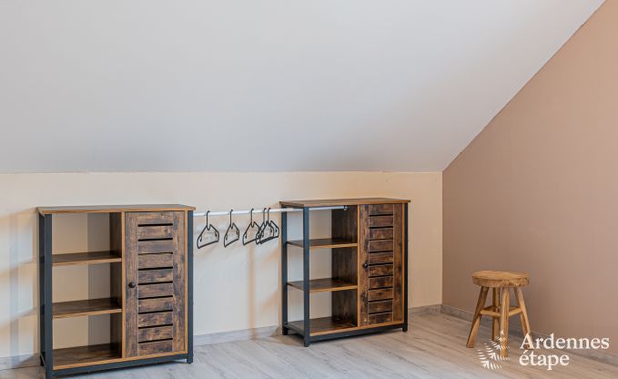 Ger�umiges und komfortables Ferienhaus in Saint-Hubert in den Ardennen f�r 12 Personen mit eigenem Garten und in der N�he von touristischen Aktivit�ten.