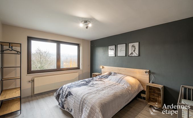 Ger�umiges und komfortables Ferienhaus in Saint-Hubert in den Ardennen f�r 12 Personen mit eigenem Garten und in der N�he von touristischen Aktivit�ten.