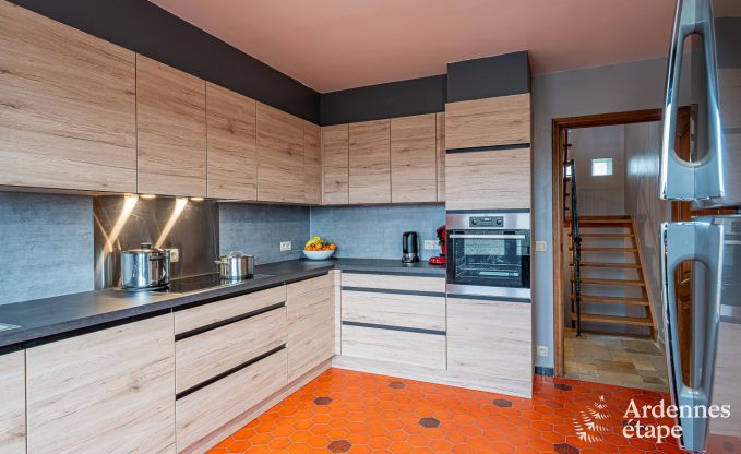 Ger�umiges und komfortables Ferienhaus in Saint-Hubert in den Ardennen f�r 12 Personen mit eigenem Garten und in der N�he von touristischen Aktivit�ten.