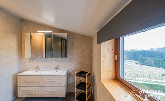 Ger�umiges und komfortables Ferienhaus in Saint-Hubert in den Ardennen f�r 12 Personen mit eigenem Garten und in der N�he von touristischen Aktivit�ten.