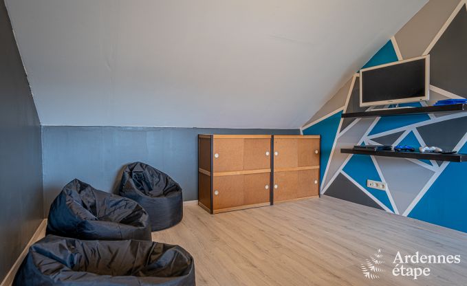 Ger�umiges und komfortables Ferienhaus in Saint-Hubert in den Ardennen f�r 12 Personen mit eigenem Garten und in der N�he von touristischen Aktivit�ten.