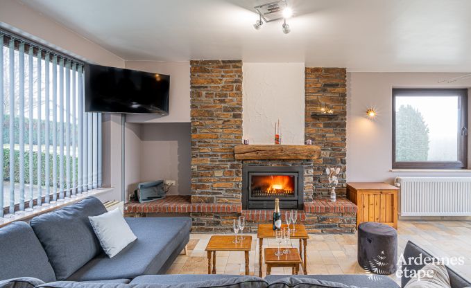 Ger�umiges und komfortables Ferienhaus in Saint-Hubert in den Ardennen f�r 12 Personen mit eigenem Garten und in der N�he von touristischen Aktivit�ten.