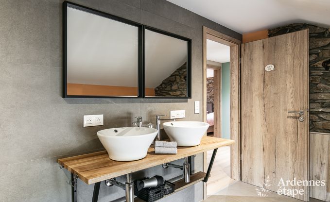 Luxusaufenthalt in den Ardennen: Hochwertige Villa in Sankt Hubertus f�r 6 Personen mit Pool und Natur in der N�he