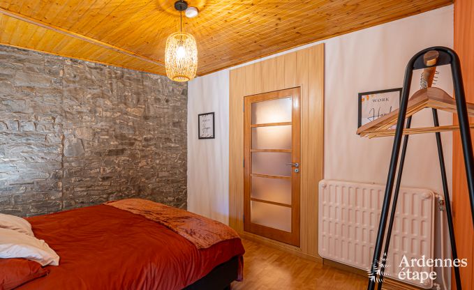 Hundefreundliches Ferienhaus mit Jacuzzi und Holzkohlegrill fr 9 Personen in Saint-Hubert, Ardennen.