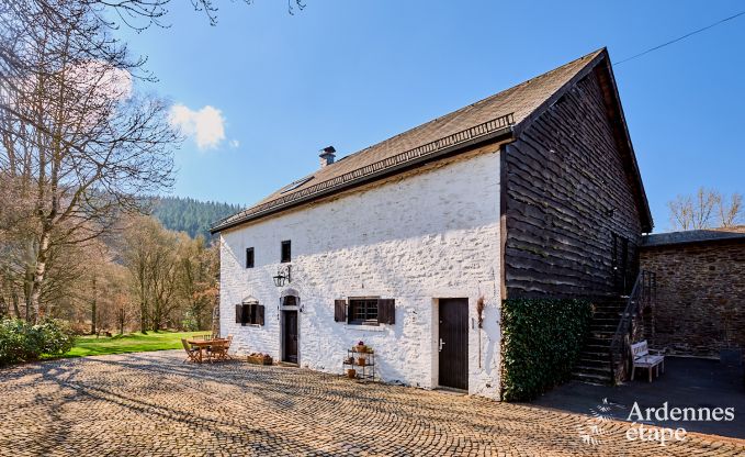 Charmantes Ferienhaus in Sankt Vith f�r 6 Personen mit Sauna, privatem Garten und Kamin